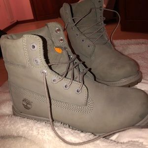 grey timberlands
